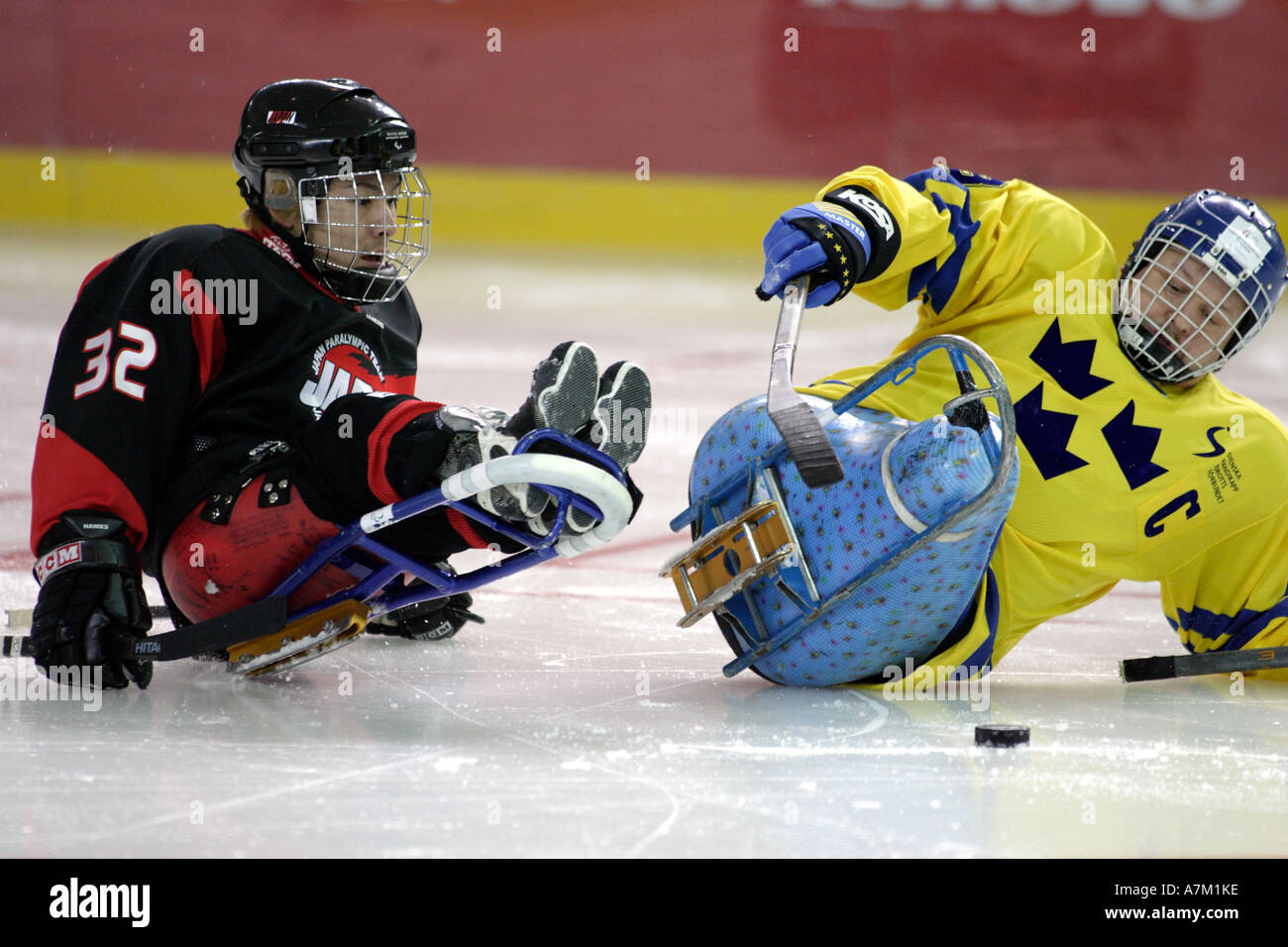 Ice hockey check hi-res stock photography and images - Alamy