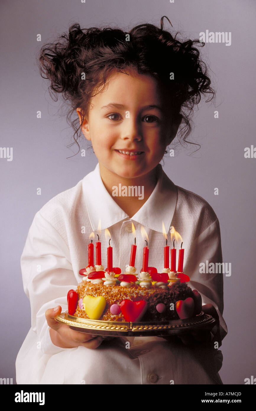 6 year old girl birthday cake hi-res stock photography and images - Alamy