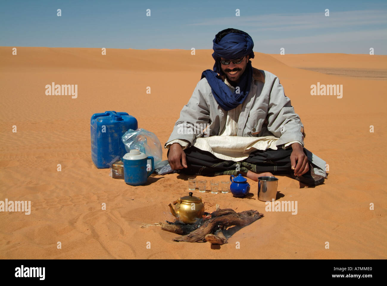 Tuareg tea hires stock photography and images Alamy