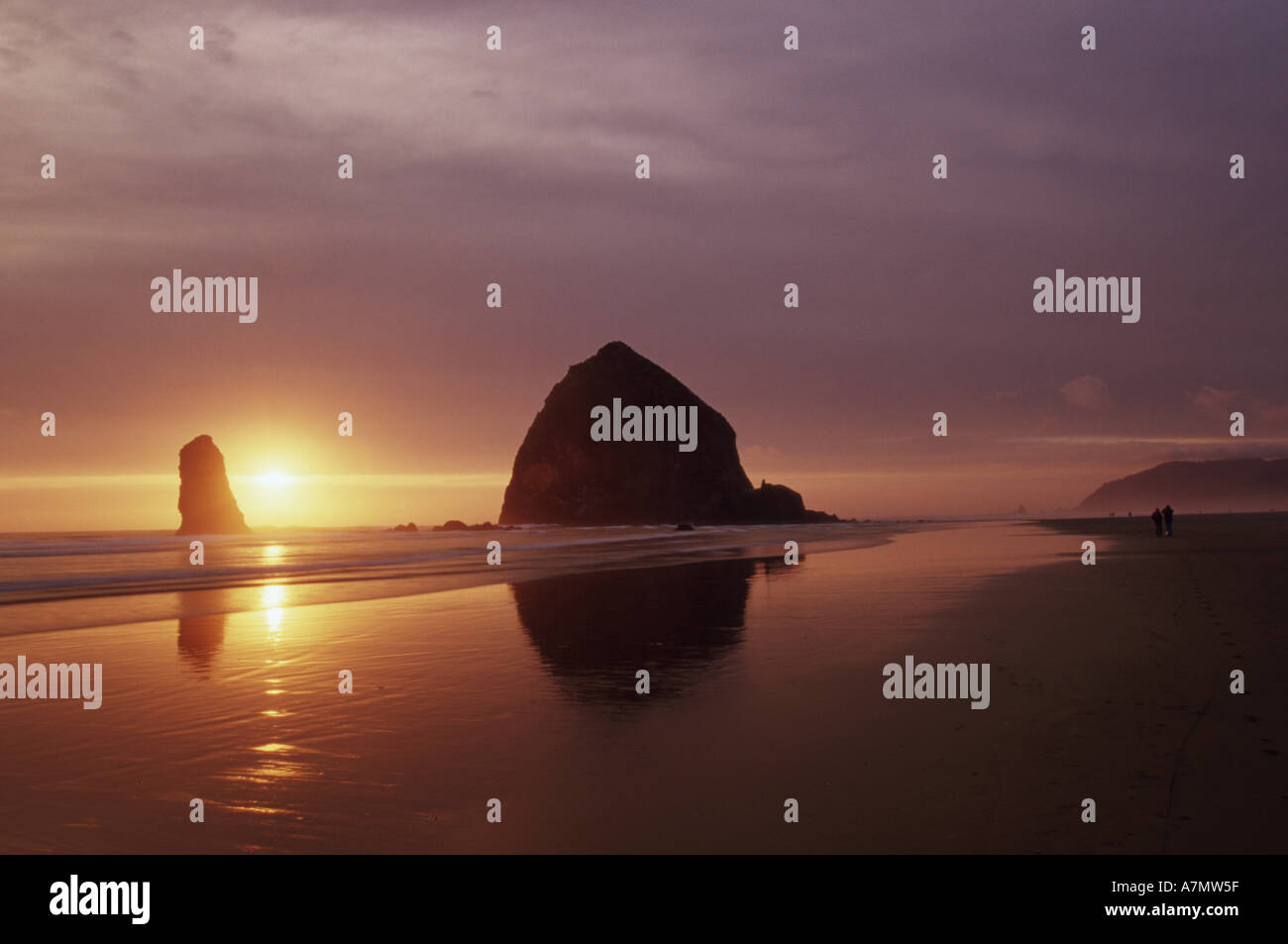 Canon beach sunset hi-res stock photography and images - Alamy