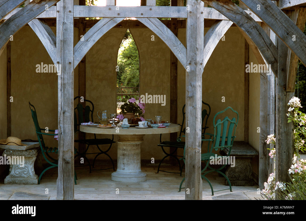 Oak gazebo garden hi-res stock photography and images - Alamy