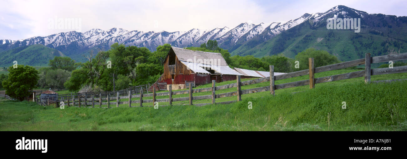 Utah Usa Barn Below Wellsville Mountains Mendon Cache Valley