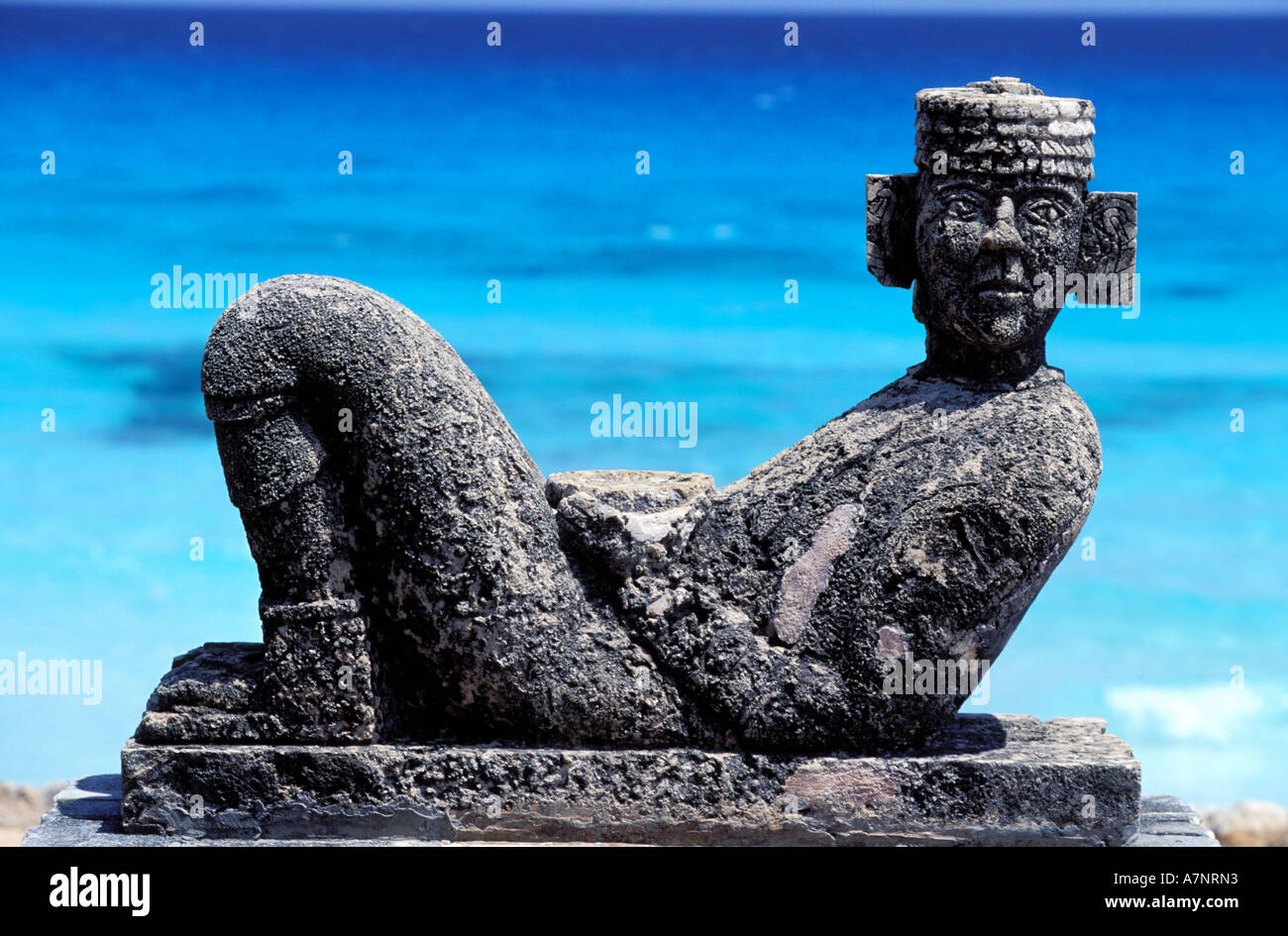 Cancun chac mool statue chac hires stock photography and images Alamy