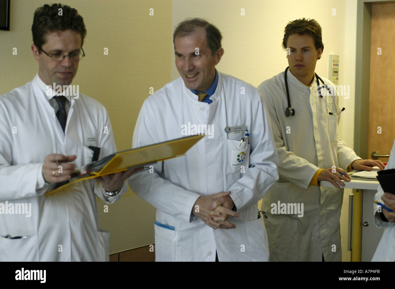 Doctor ward head department hi-res stock photography and images - Alamy