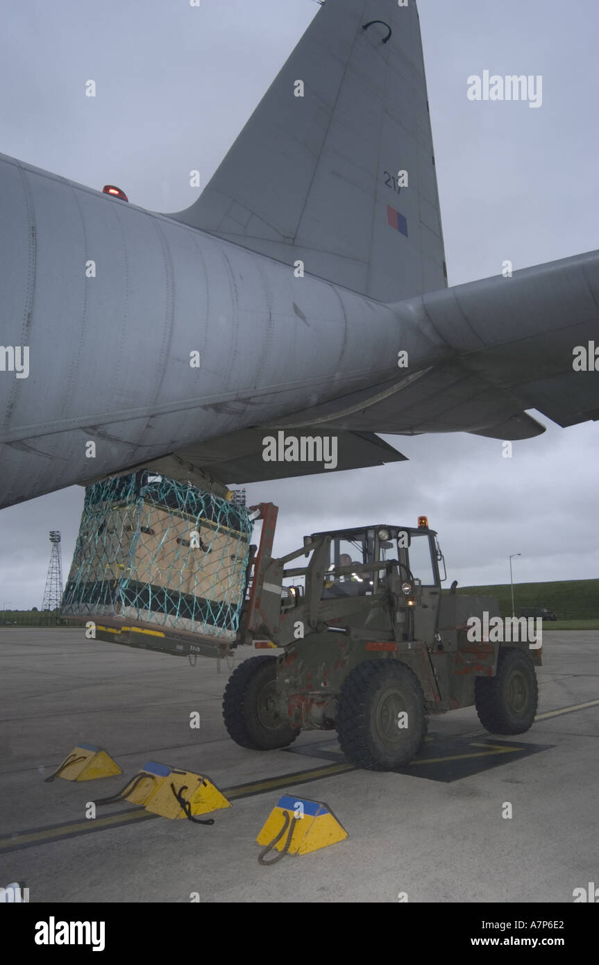 Hercules aircraft ramp hi-res stock photography and images - Alamy