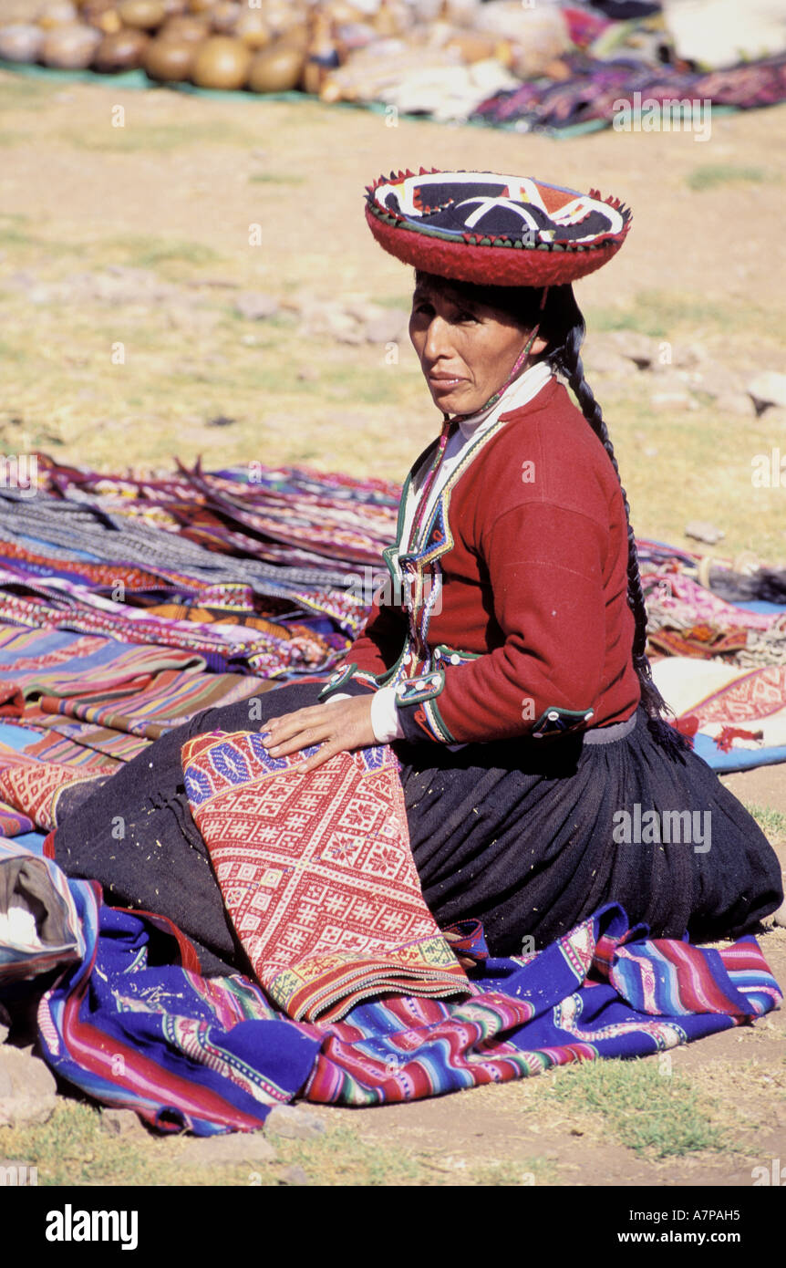 Peru, Apurimac Department, Indian woman in Chincheros market Stock Photo