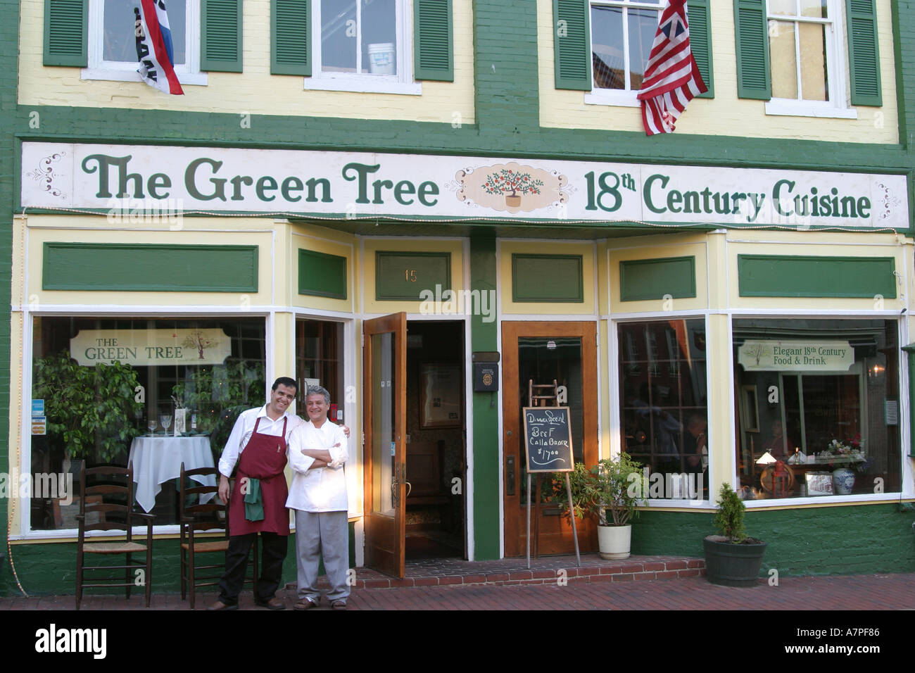 Leesburg Virginia,Loudoun County,South King Street,The Green tree,wood,plant,flora,restaurant restaurants food dining cafe cafes,VA0808040133 Stock Photo