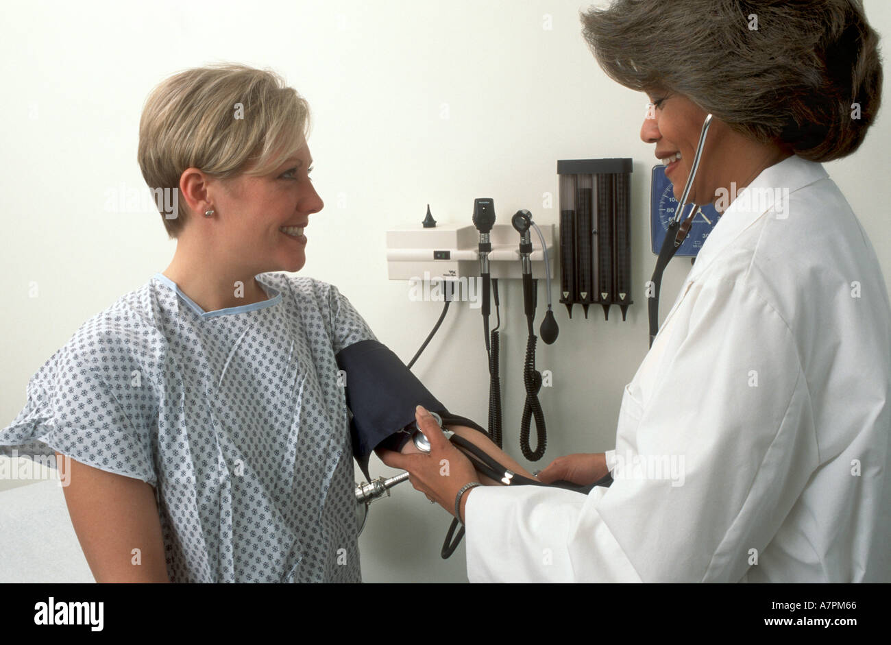 Doctor office blood pressure hi-res stock photography and images - Alamy