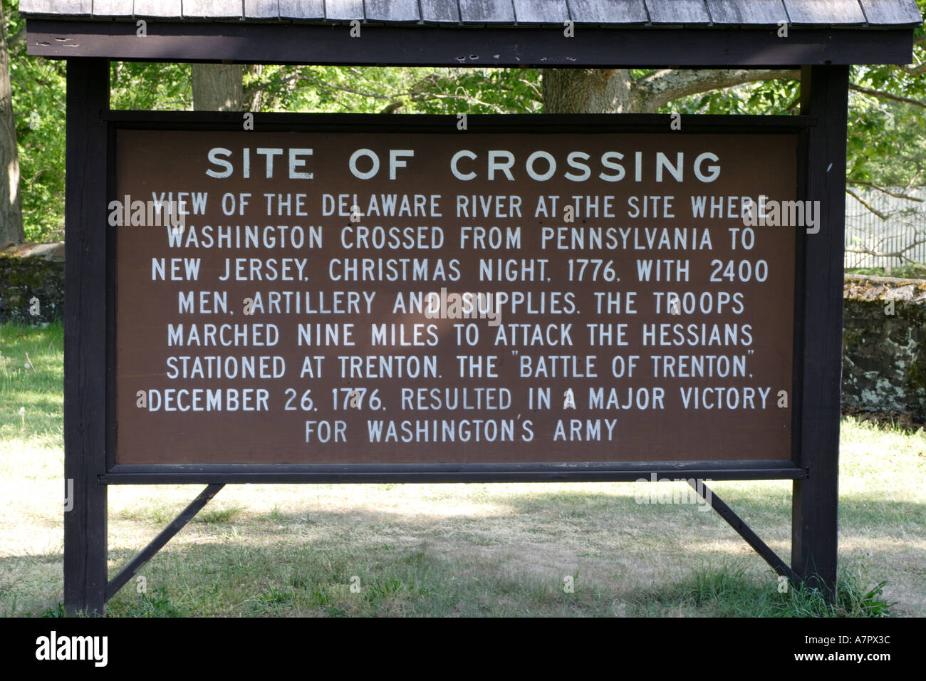 Sign marking George Washington s crossing of the Delaware during the US Revolution Stock Photo