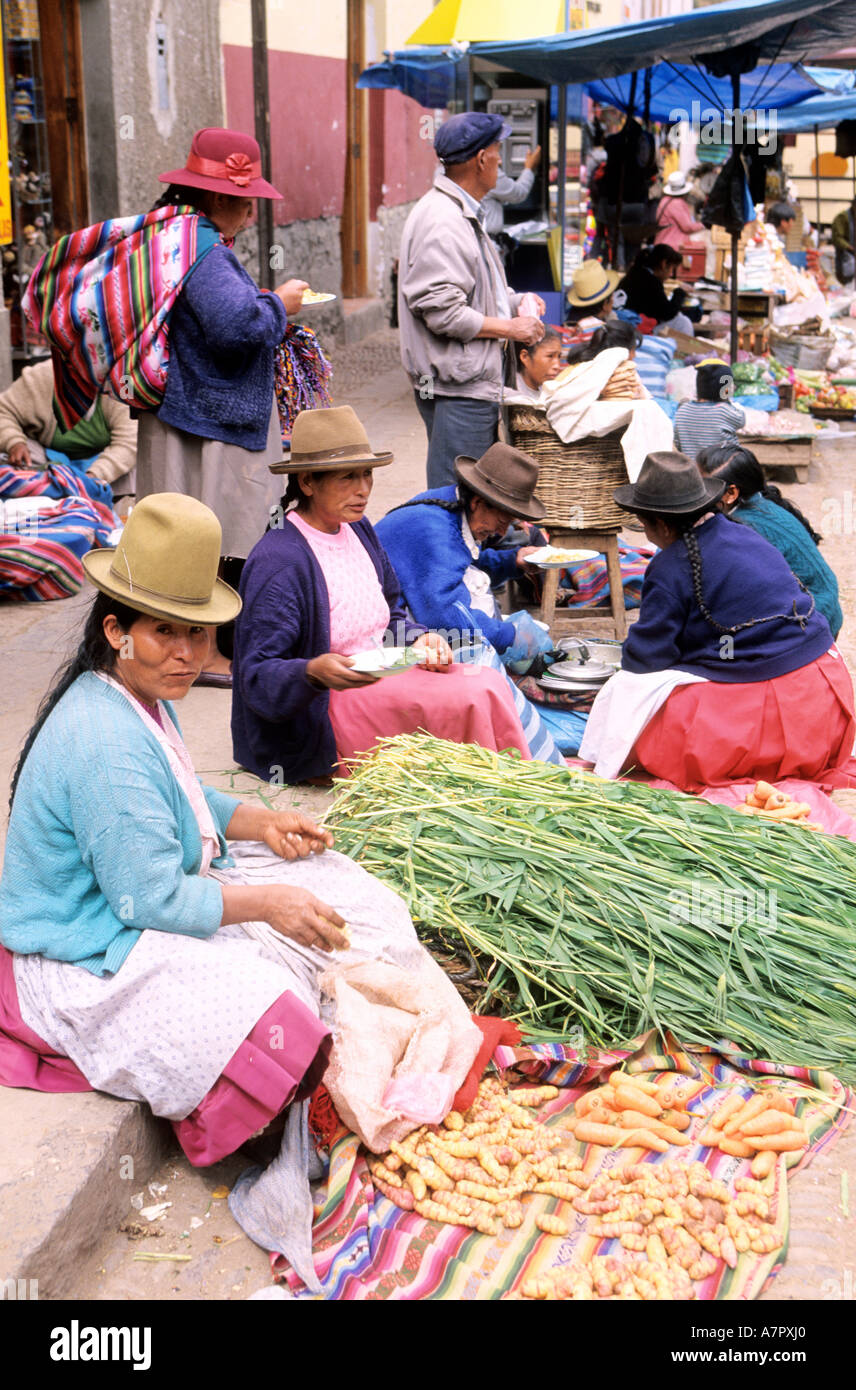 Peru, Cuzco Department, the Sacred Valley, Pisac market Stock Photo