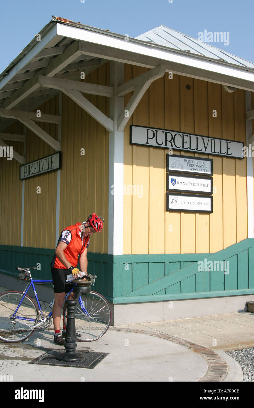 American dominion hires stock photography and images Alamy