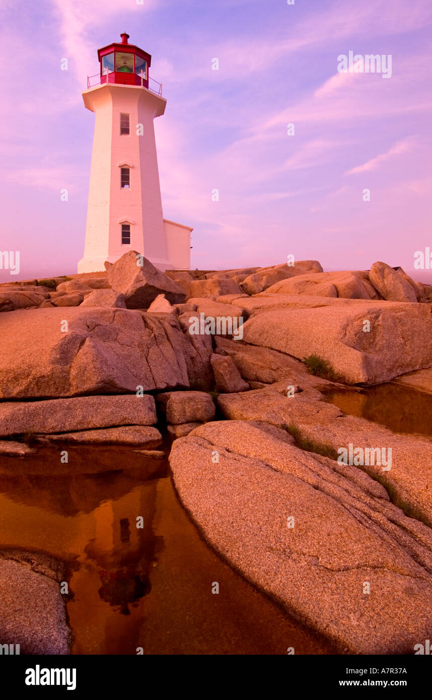 peggy-s-cove-lighthouse-peggy-s-cove-nova-scotia-canada-stock-photo