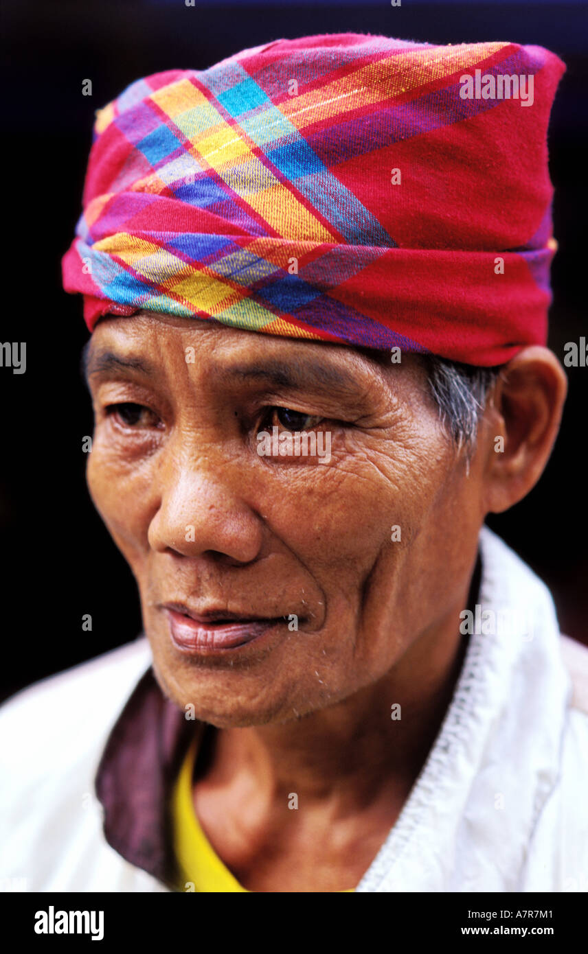 Philippines (Filipino), Mindanao island, man T’boli near Sebu lake