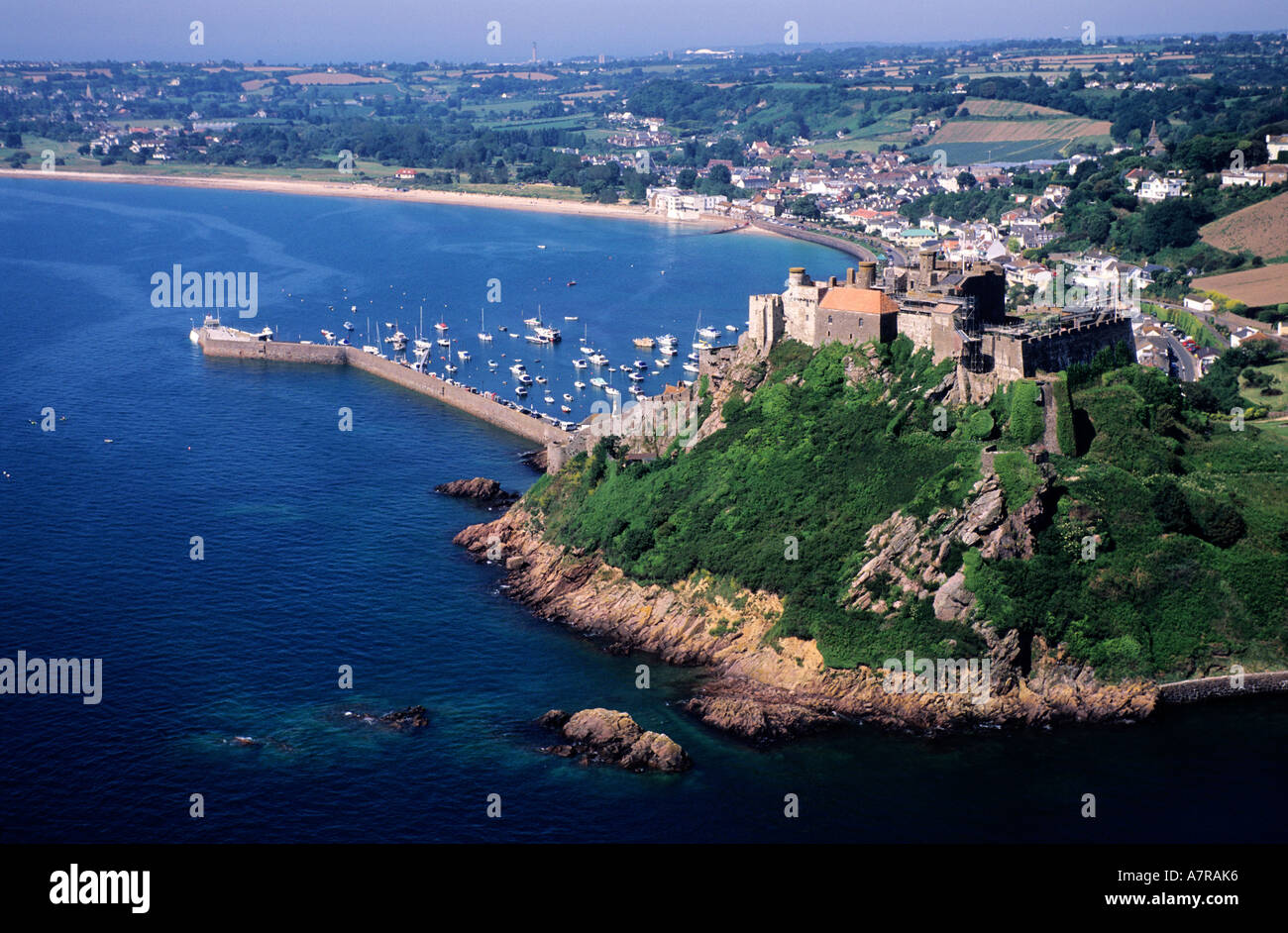 Je zal beter worden geleidelijk zaterdag Jersey channel islands aerial view hi-res stock photography and images -  Alamy