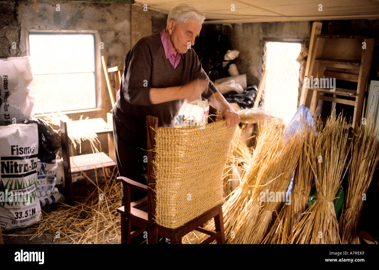United Kingdom, Scotland, Orkney Islands, artisan making a typical Orkney chair Stock Photo