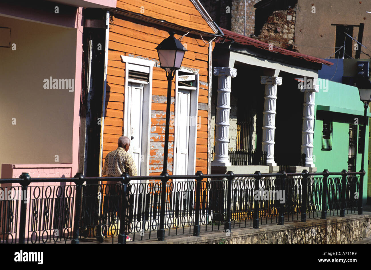 Dominican Republic, the old town of Santo Domingo, colorful houses Stock Photo Alamy