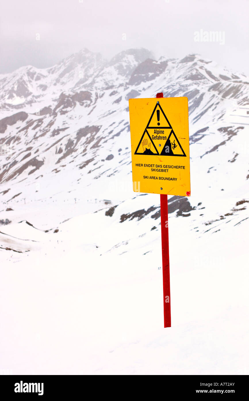 Summit warning sign winter hi-res stock photography and images - Alamy