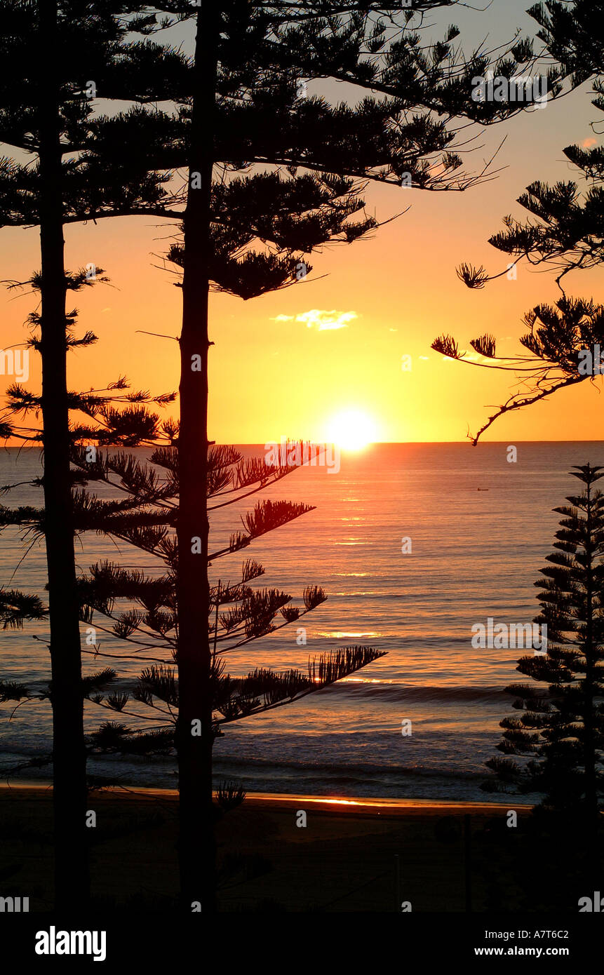 SUNRISE on Manly beech, North shore, Sydney Stock Photo
