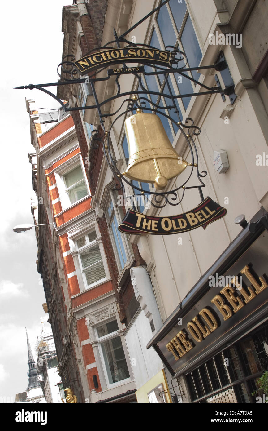 The Old Bell Public house Fleet Street City of London GB UK Stock Photo