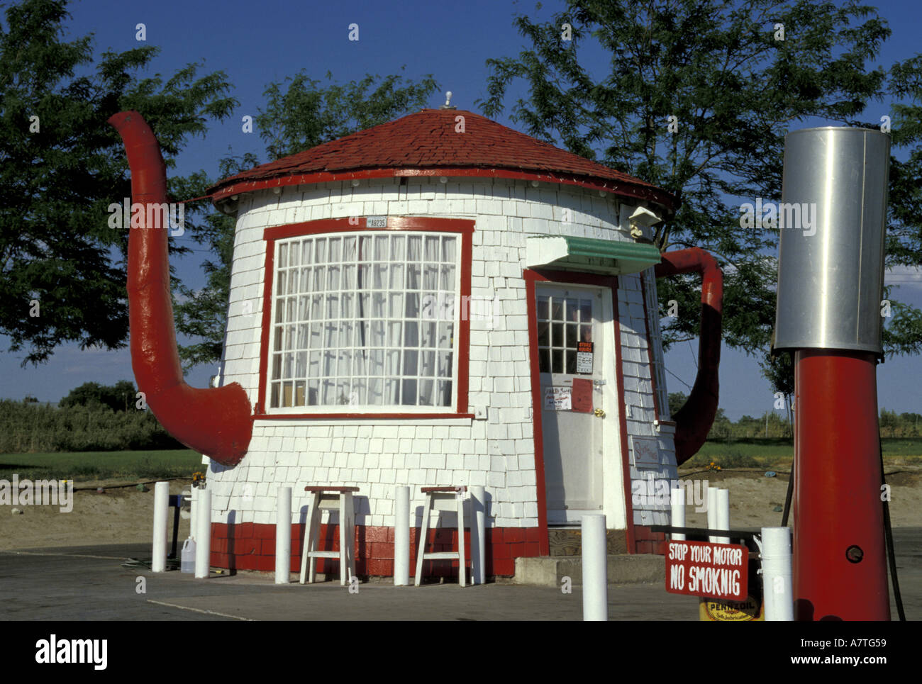 Teapot dome service station hires stock photography and images Alamy