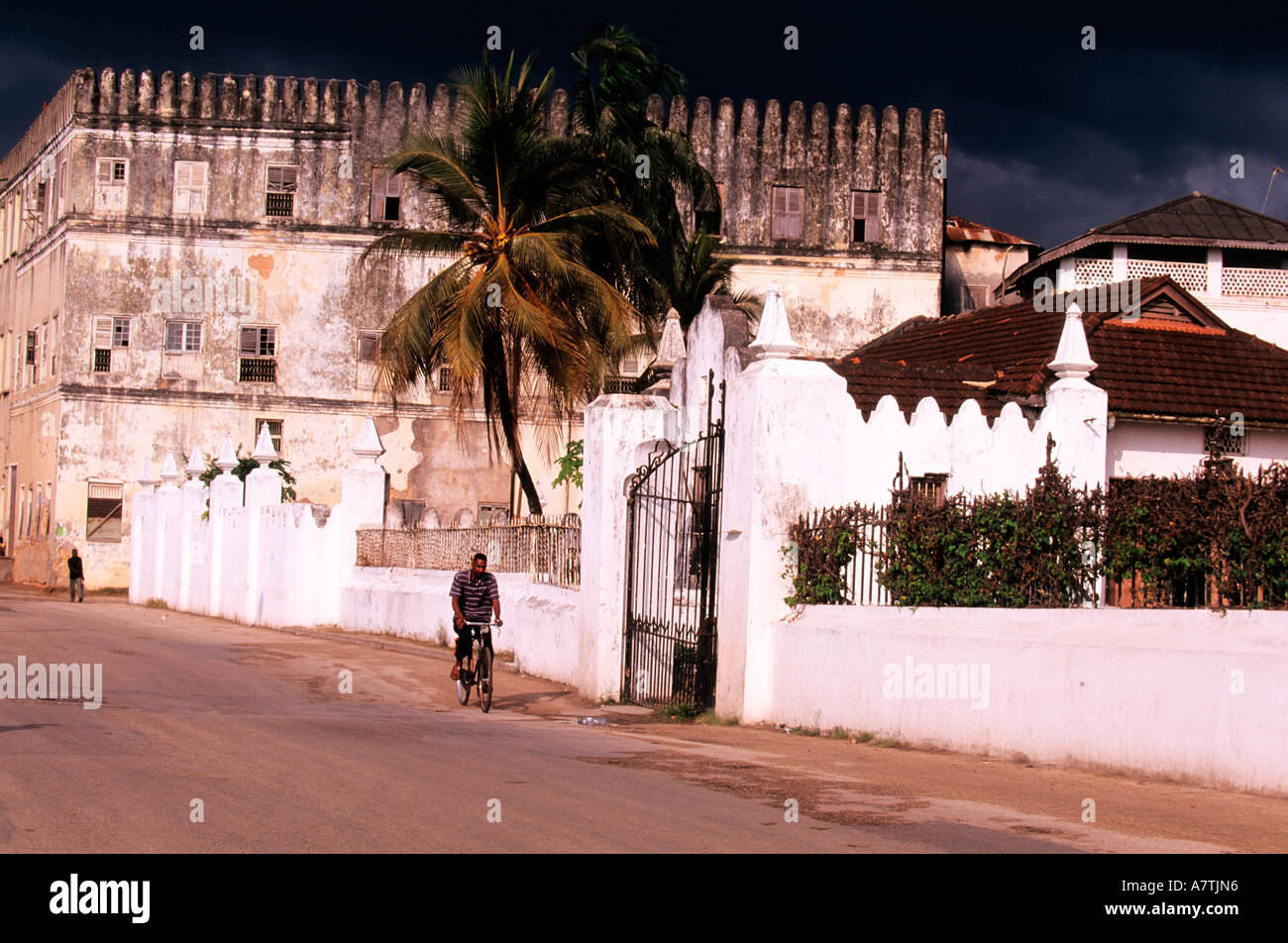 Zanzibar stone town palace museum hi-res stock photography and images ...