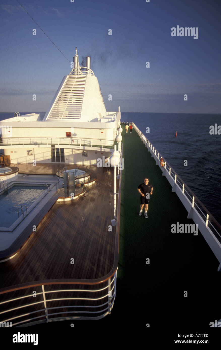 Cruise deck jog hi-res stock photography and images - Alamy