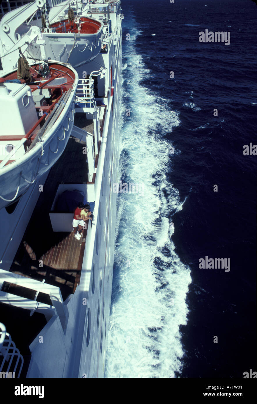 Carnival cruise ship hi-res stock photography and images - Alamy