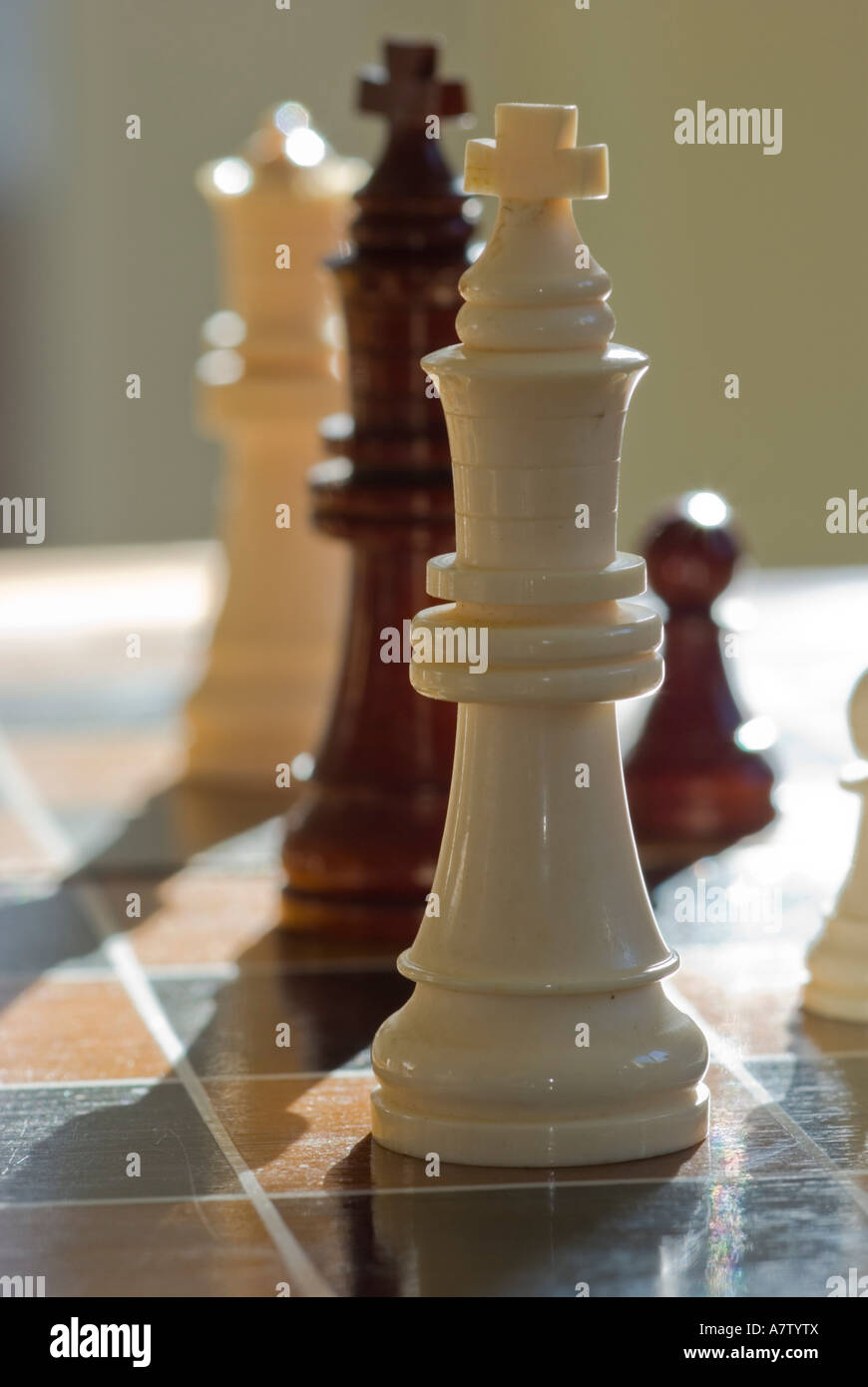 Chess board king queen in hi-res stock photography and images - Alamy