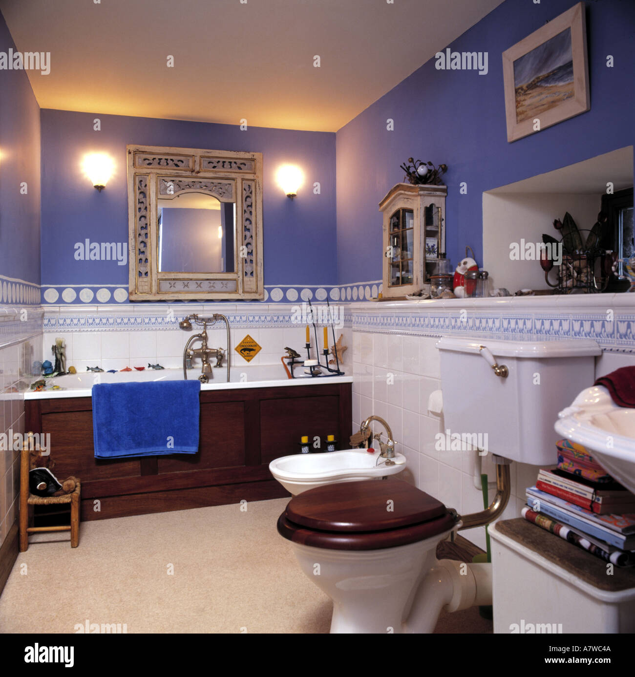 Blue lights toilets hires stock photography and images Alamy