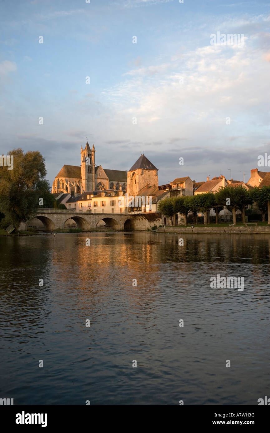 Moret sur Loing River Loing Seine et Marne Ile de France France Stock Photo