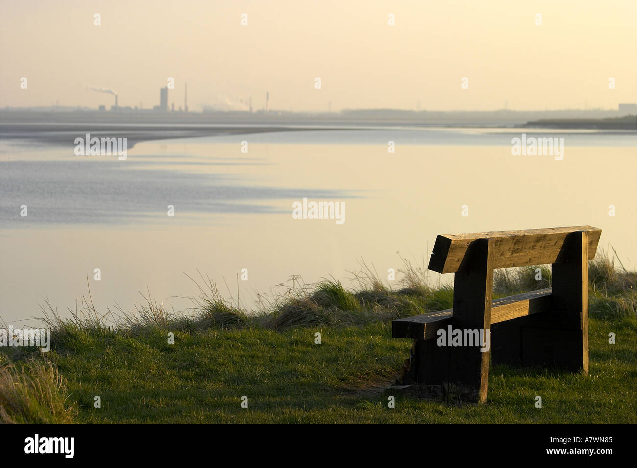 View of River Mersey from Pickerings Pasture Runcorn Stock Photo