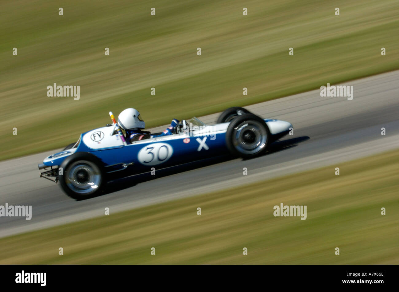 Jim Harris races his 1967 Zink Formula Vee car at the Vintage Grand Prix Au Grattan XVIII 2004 Stock Photo