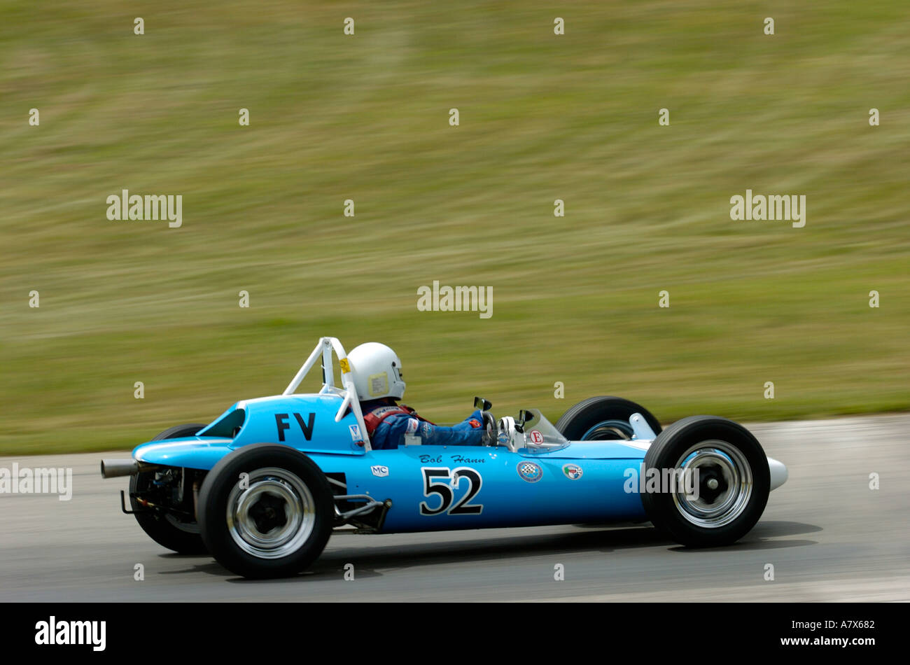 Bob Haan races his 1968 Zink Formula Vee car at the Vintage Grand Prix Au Grattan XVIII 2004 Stock Photo