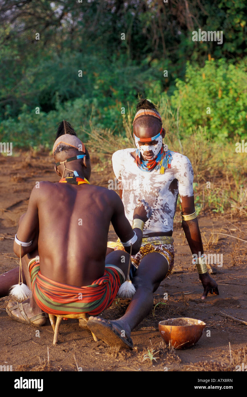 Karo tribe men body paint hi-res stock photography and images - Alamy