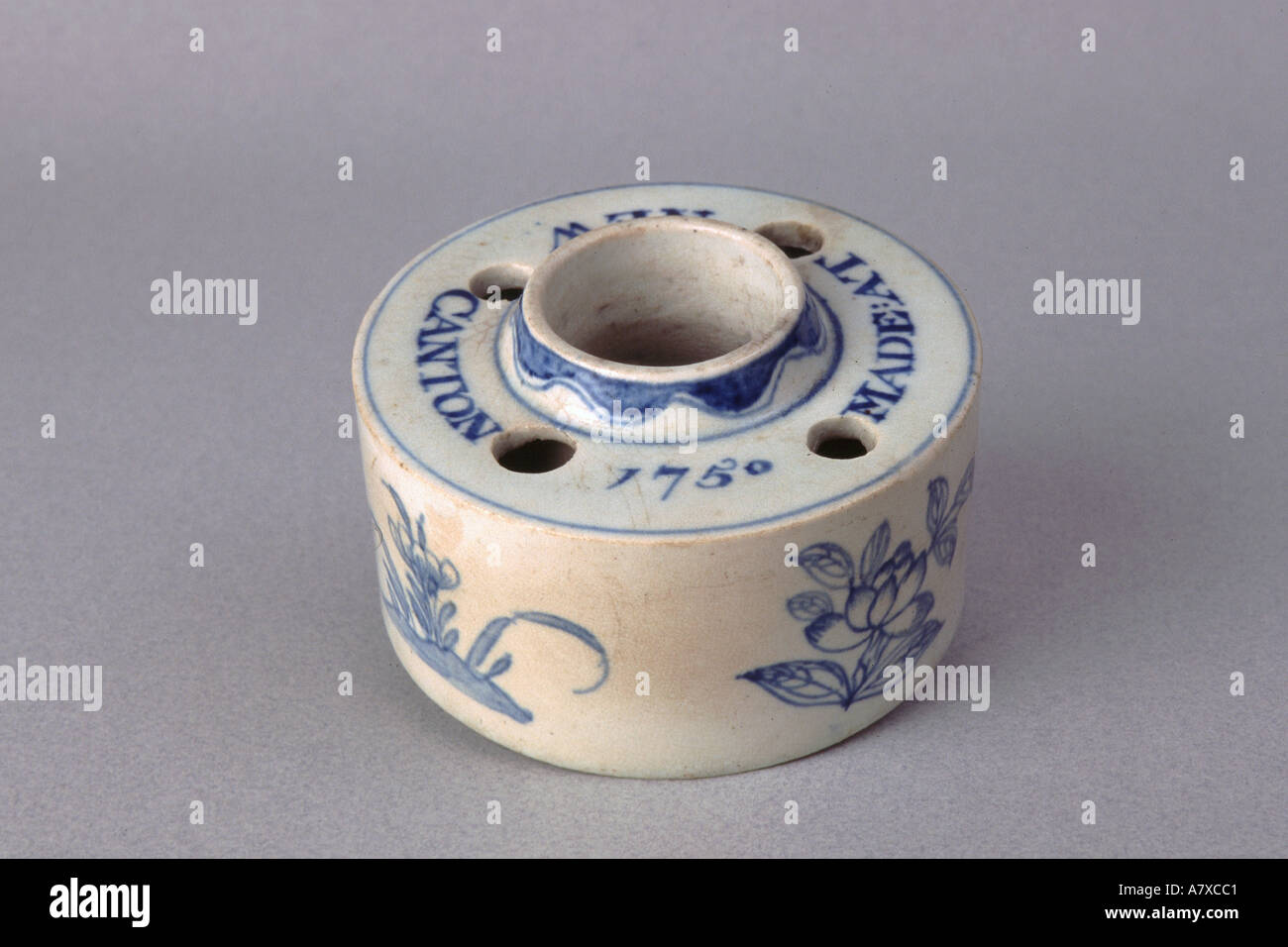 Bow Porcelain A blue and white New Canton Circular ink pot 1750 Stock Photo