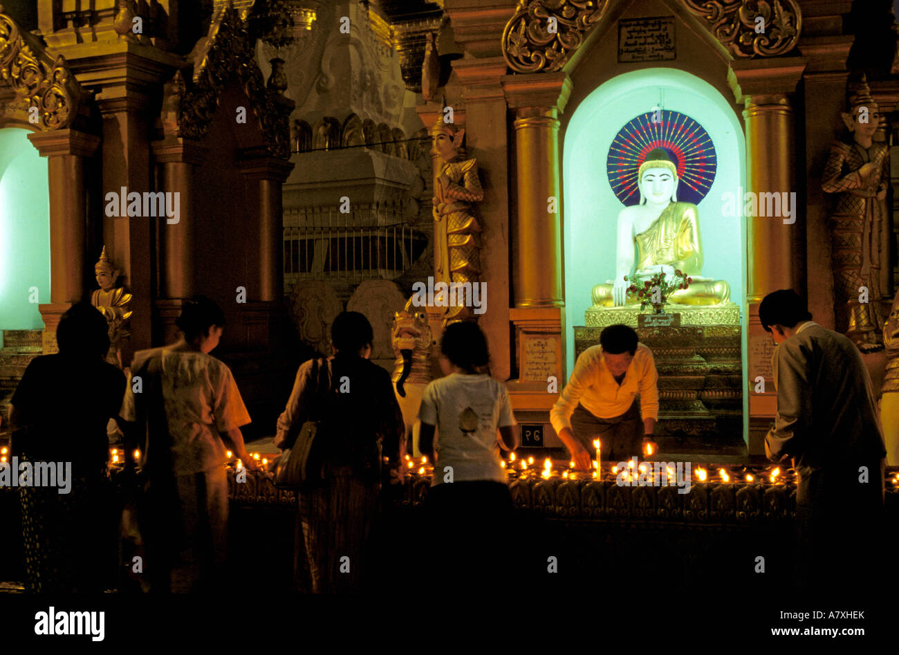 Asia, Myanmar, Yangon. Shwedagon Pagoda, thousand candle ceremony Stock Photo Alamy