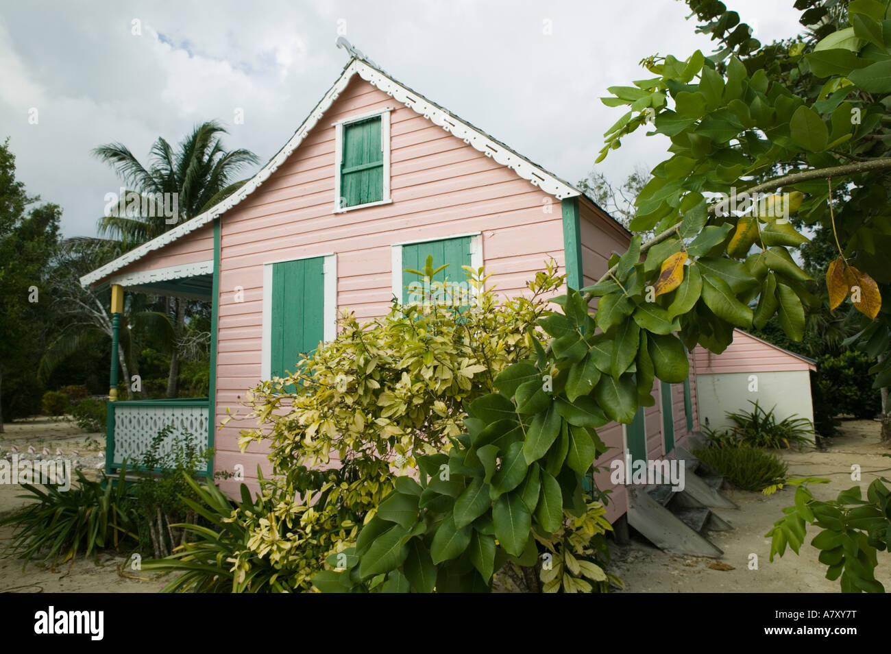 【中古】 Paradise Gardens Headington ,Baines ,Ireland ,Banks cayman-islands-grand-cayman-