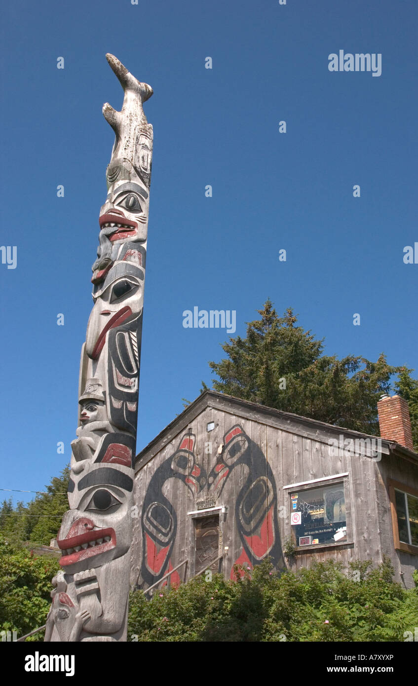 North America, Canada, Queen Charlotte Islands, Haida totem pole and tourist shop. Stock Photo