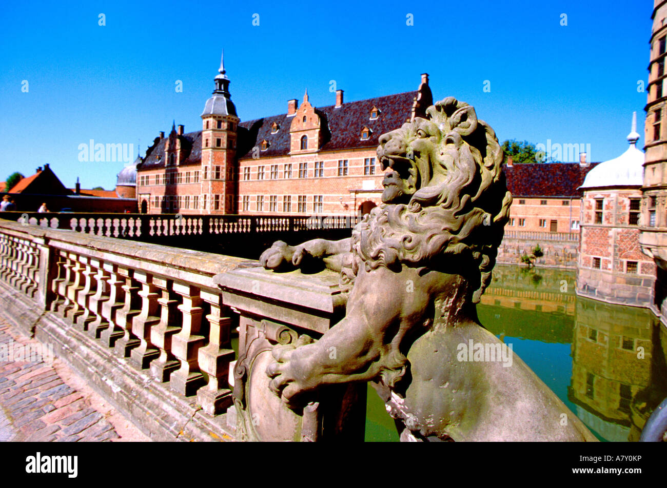 Europe, Denmark, Copenhagen, Hillerod, Castle. Stone line