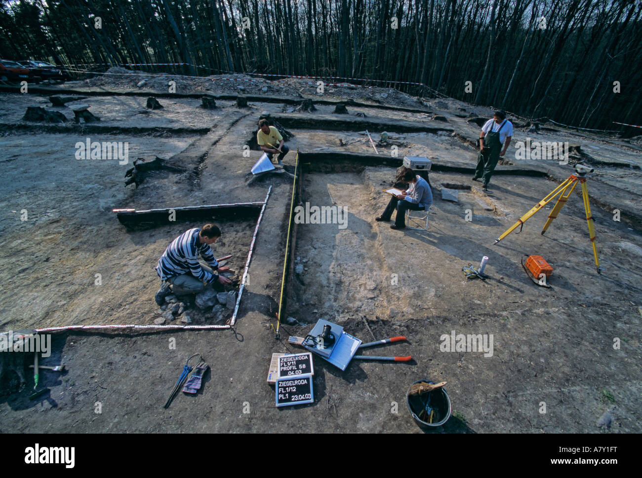 Germany, near Nebra, Bronze Age, Excavation of Mittelberg hill, burial
