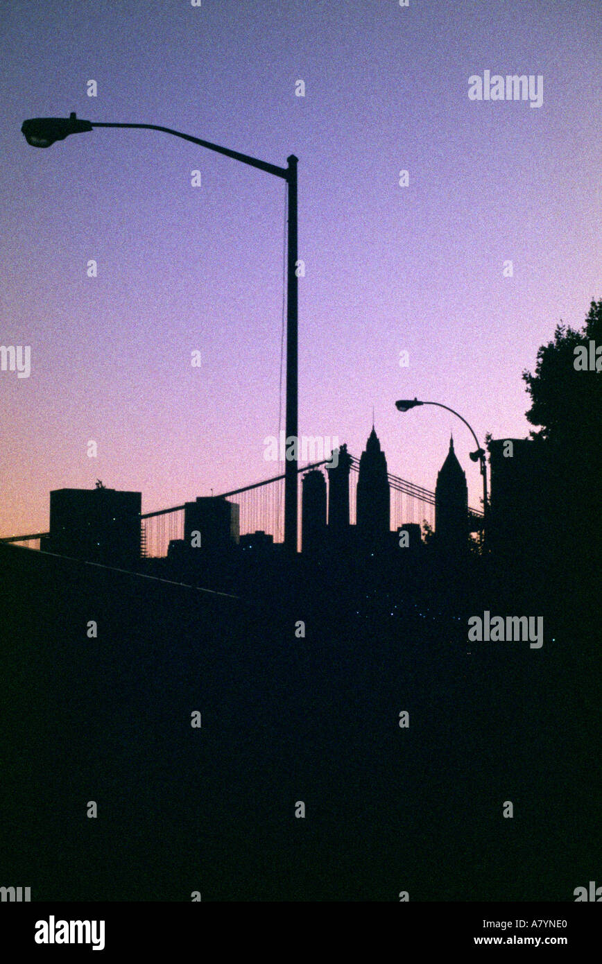 New york city skyline silhouette hi-res stock photography and images ...