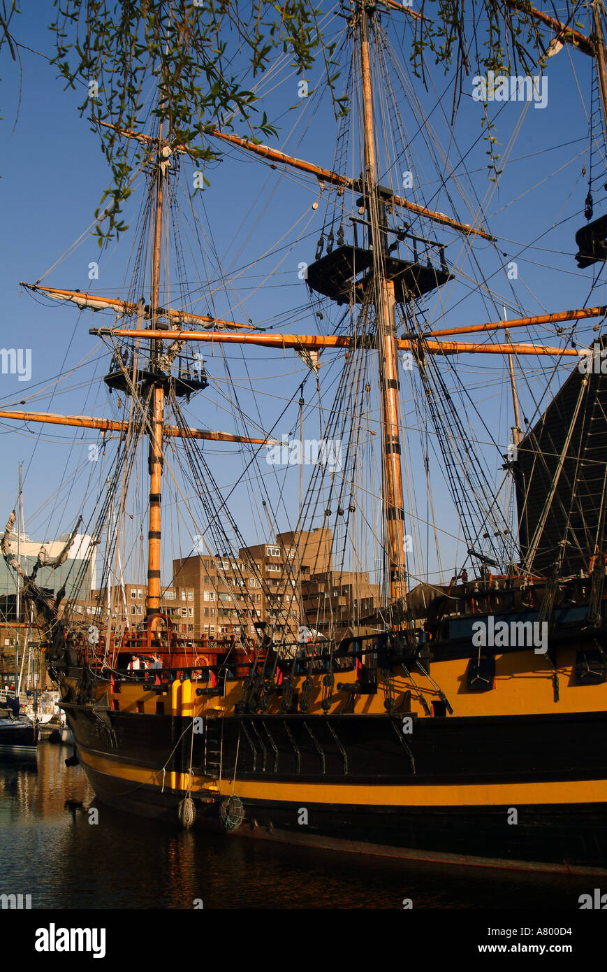 england-london-river-thames-docklands-st-katherine-docks-pirate-ship