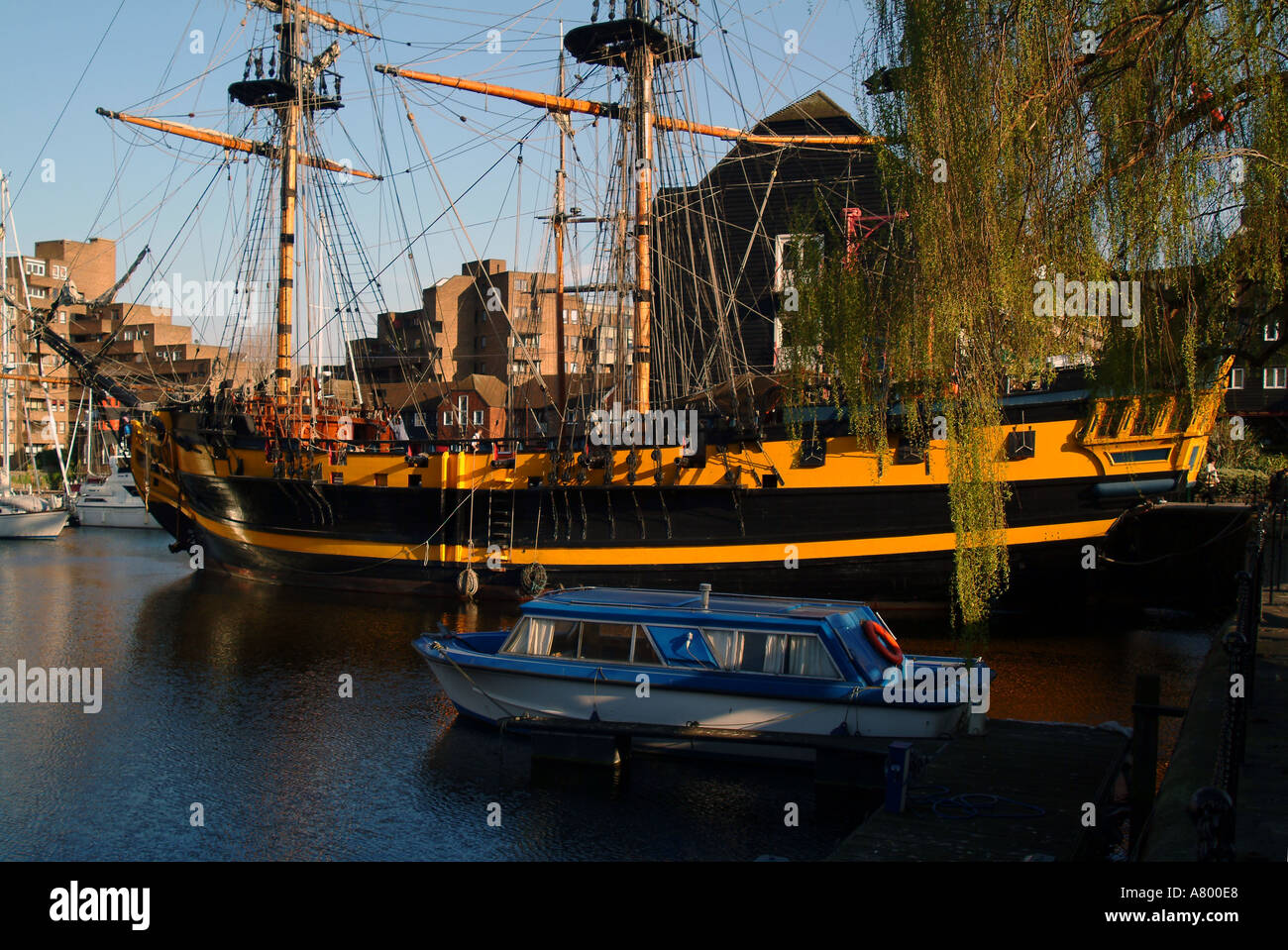 england-london-river-thames-docklands-st-katherine-docks-pirate-ship