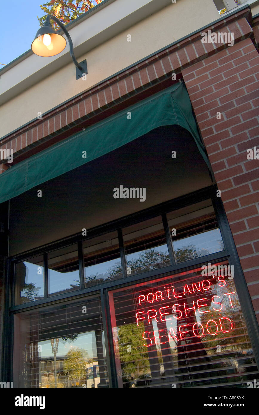 A storefront of a restaraunt proclaiming Portland's Freshest Seafood