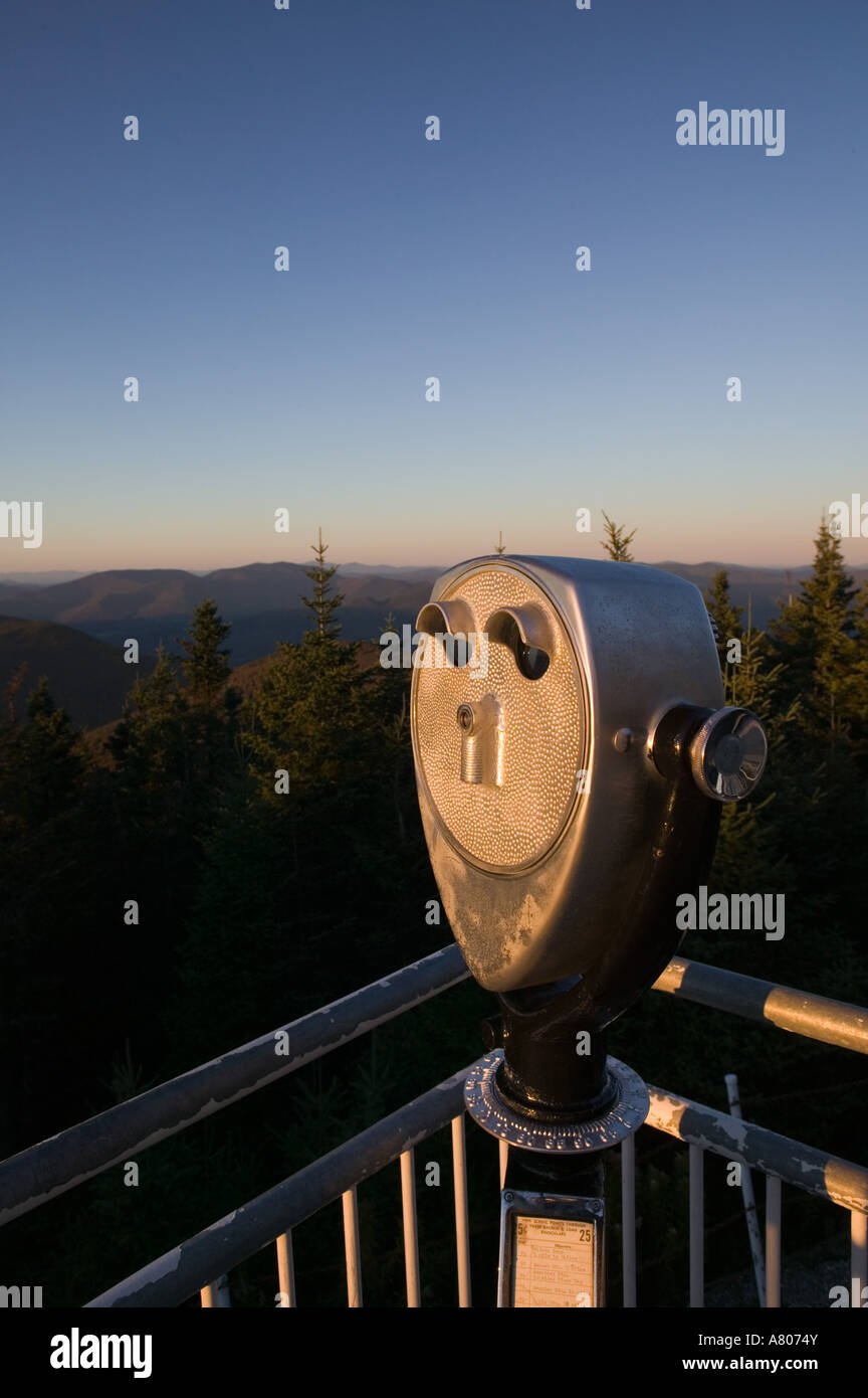 USA, Vermont, Manchester: Long Distance Binoccular Viewer atop Mt. Equinox (el. 3816 ft.) Stock Photo