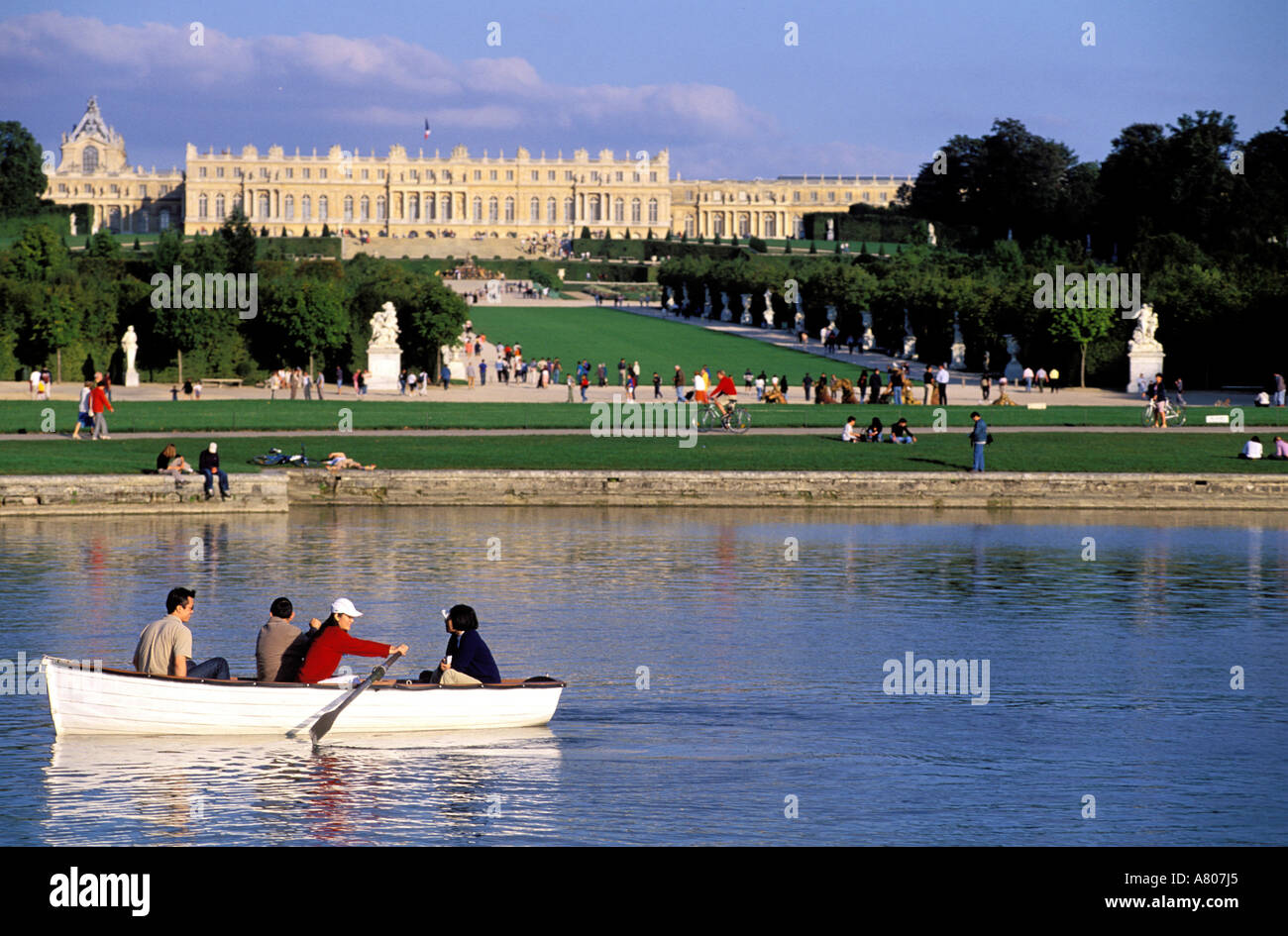 the history of the chteau de versailles The history of versailles is inextricably linked with the figure of louis xiv although the location existed for centuries before the sovereign, louis xiv developed a genuine liking for versailles early on, and decided to extend it beyond the chateau that had grown out of the hunting lodge of brick and stone first built by his father. the history of the chteau de versailles The history of versailles is inextricably linked with the figure of louis xiv although the location existed for centuries before the sovereign, louis xiv developed a genuine liking for versailles early on, and decided to extend it beyond the chateau that had grown out of the hunting lodge of brick and stone first built by his father.