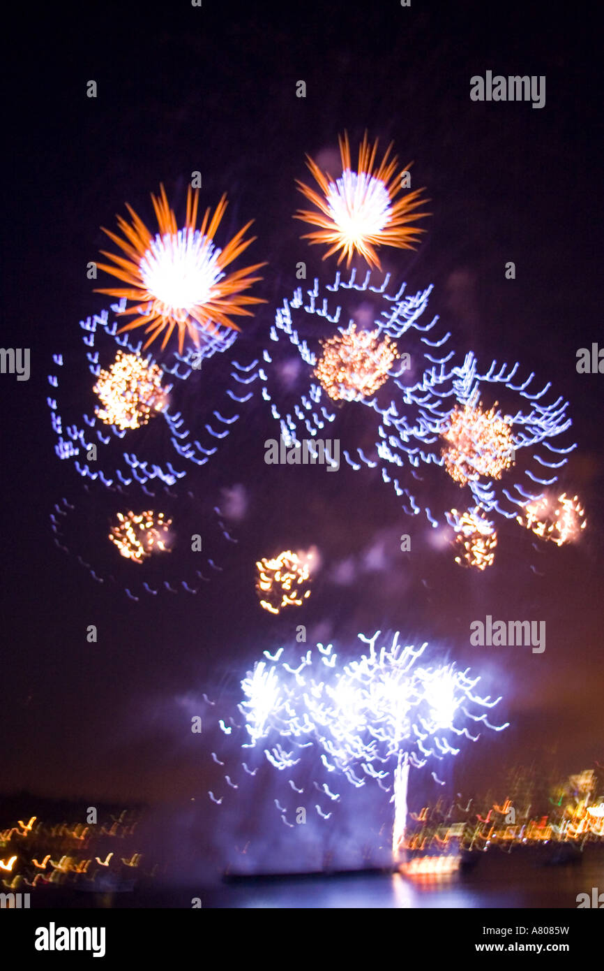 USA, WA, Seattle, Fourth of July fireworks display at Gasworks Park