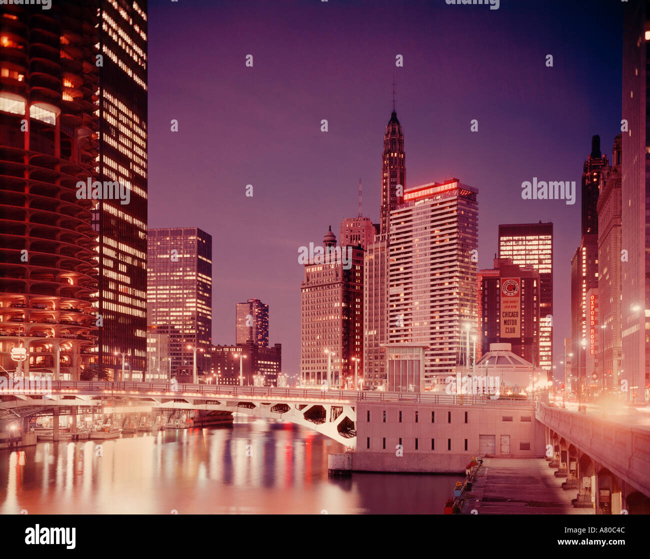 Chicago river water hi-res stock photography and images - Alamy
