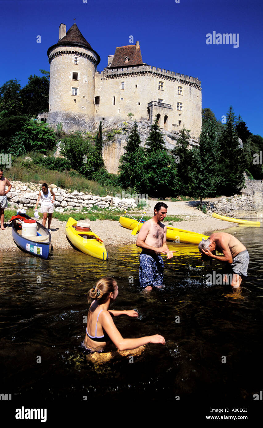 France, Lot, Canoeing in Cele valley, cabrerets castle Stock Photo - Alamy