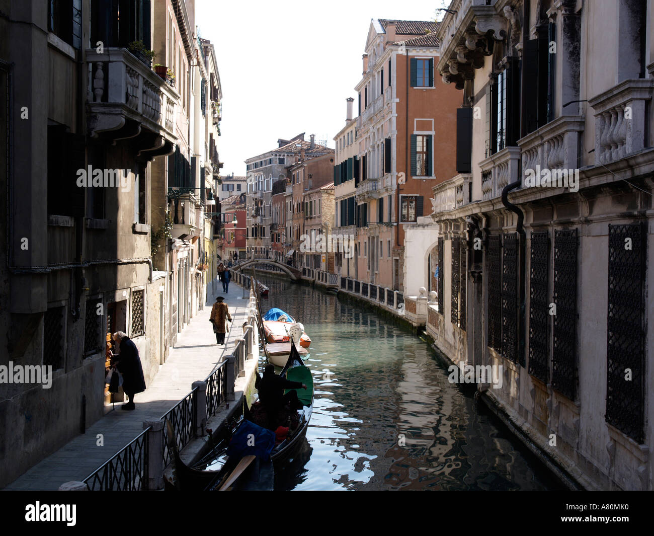 Quiet venice canal hi-res stock photography and images - Alamy